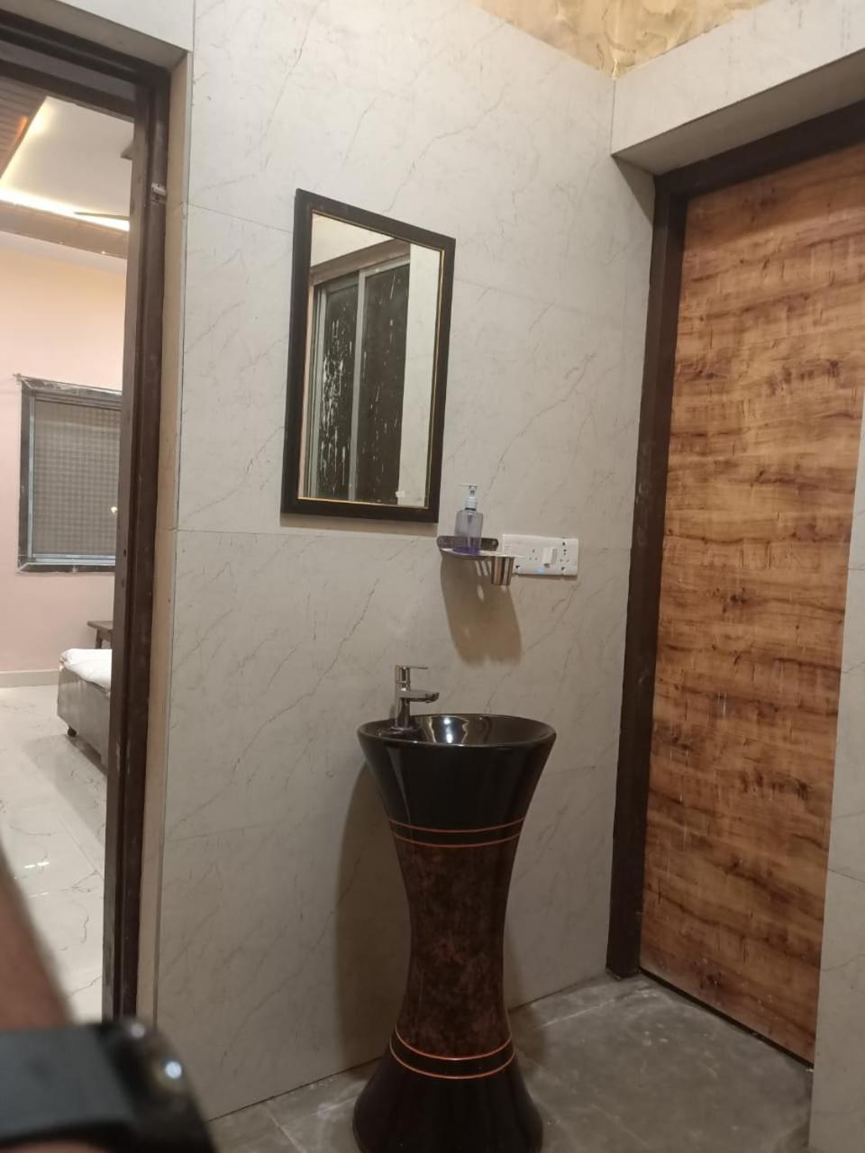 Radhe Krishna Villa Dhanwār Екстериор снимка